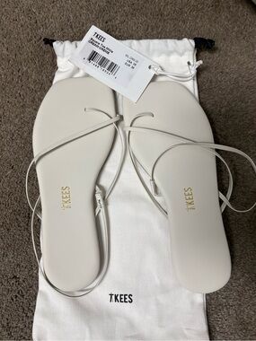 NWT TKEES Millie Square Toe Women's White Minimal Leather Strappy Sandals